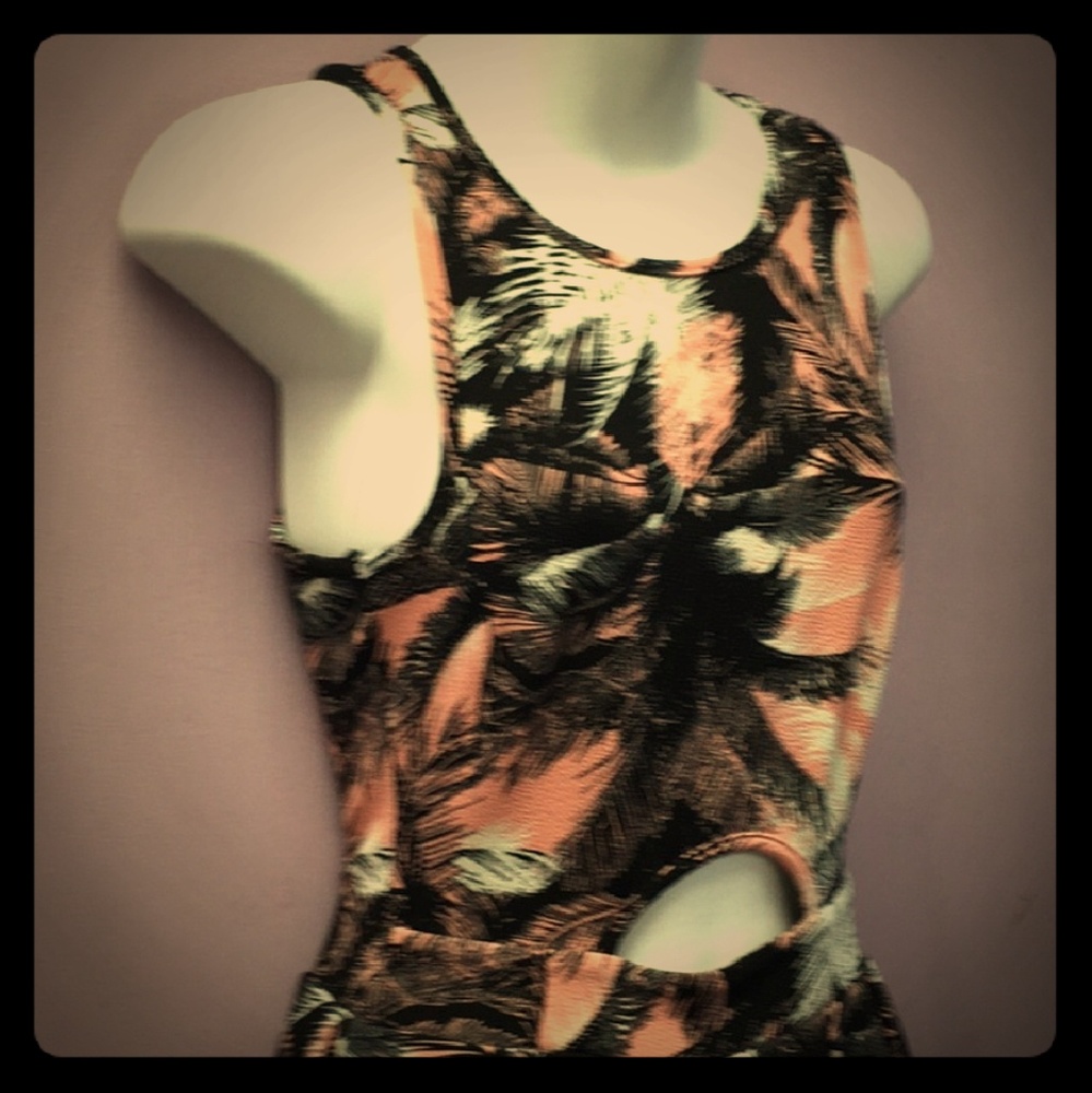 ☆ 2 for $30 ☆ Keyhole Feather Dress